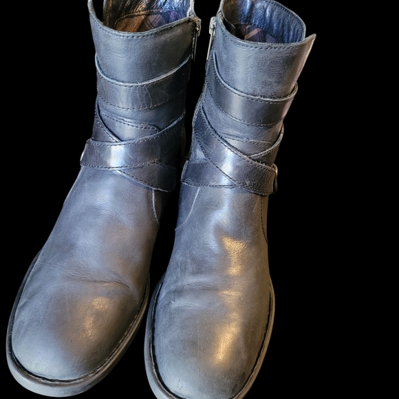 Born Black McMillan Boots Ankle - Picture 4 of 9